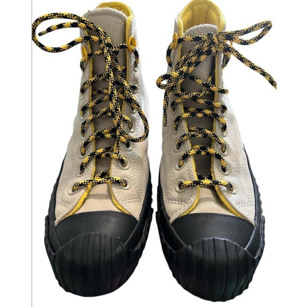 Converse  Chuck 70 Hi Tops Beige/Black/Yellow Men 7 woman 9‎